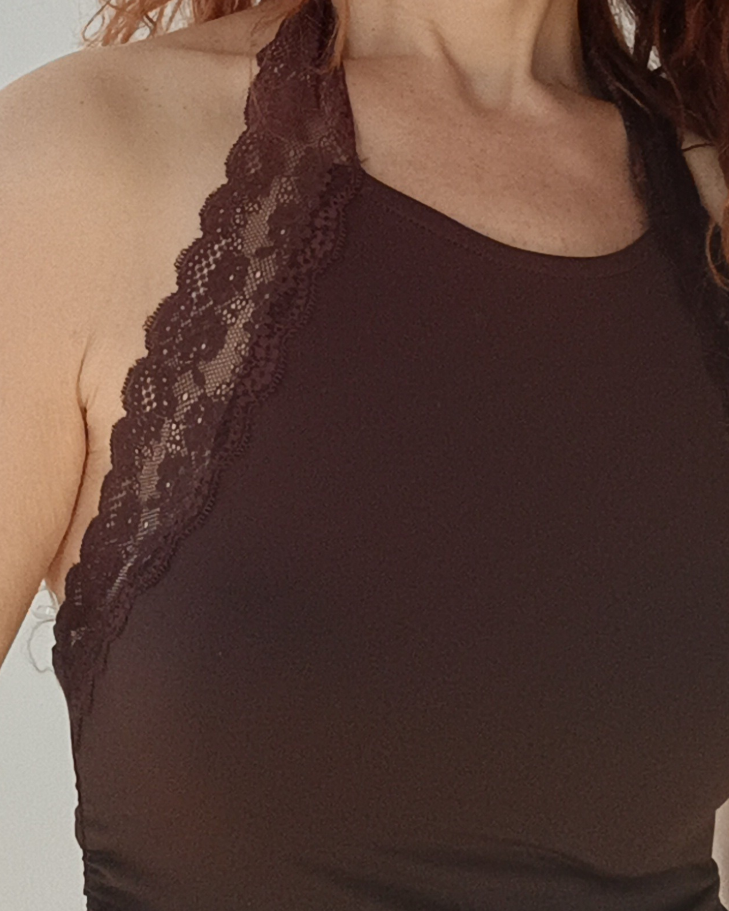 Top Halter Lace Marrón