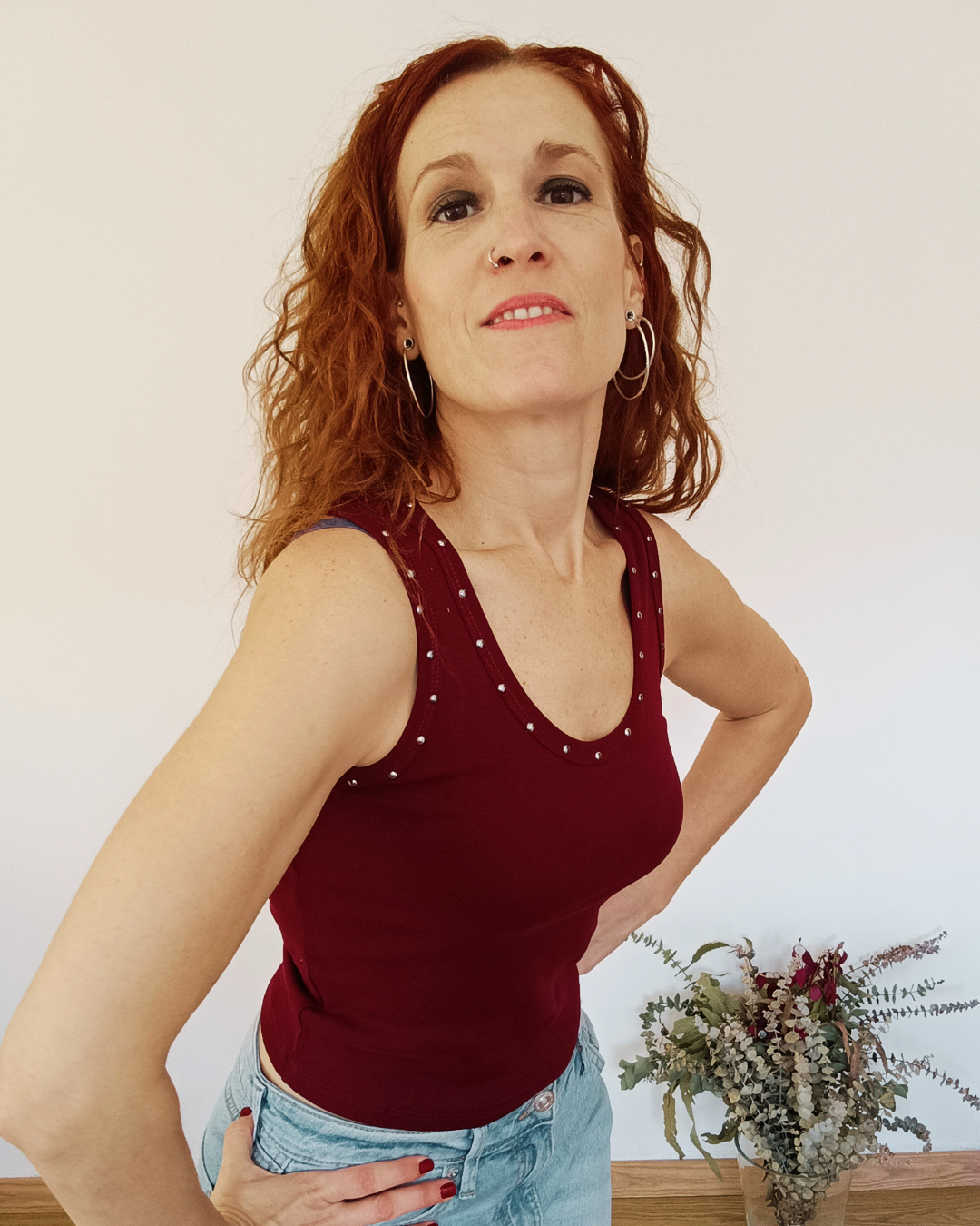 Camiseta Tachuelas Burdeos