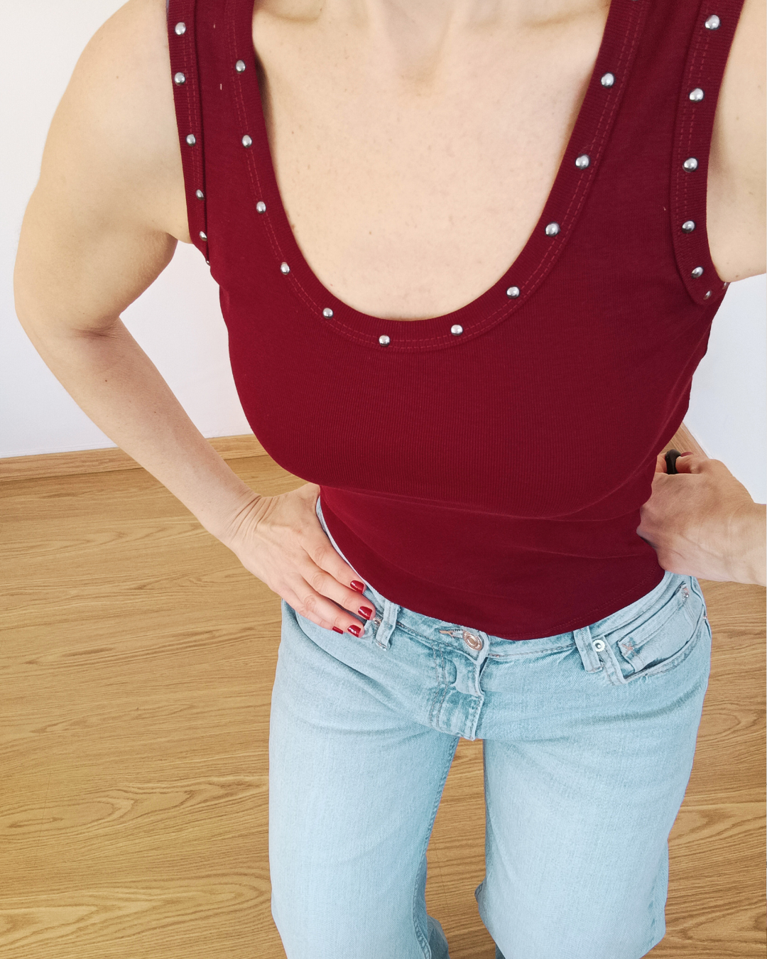 Camiseta Tachuelas Burdeos